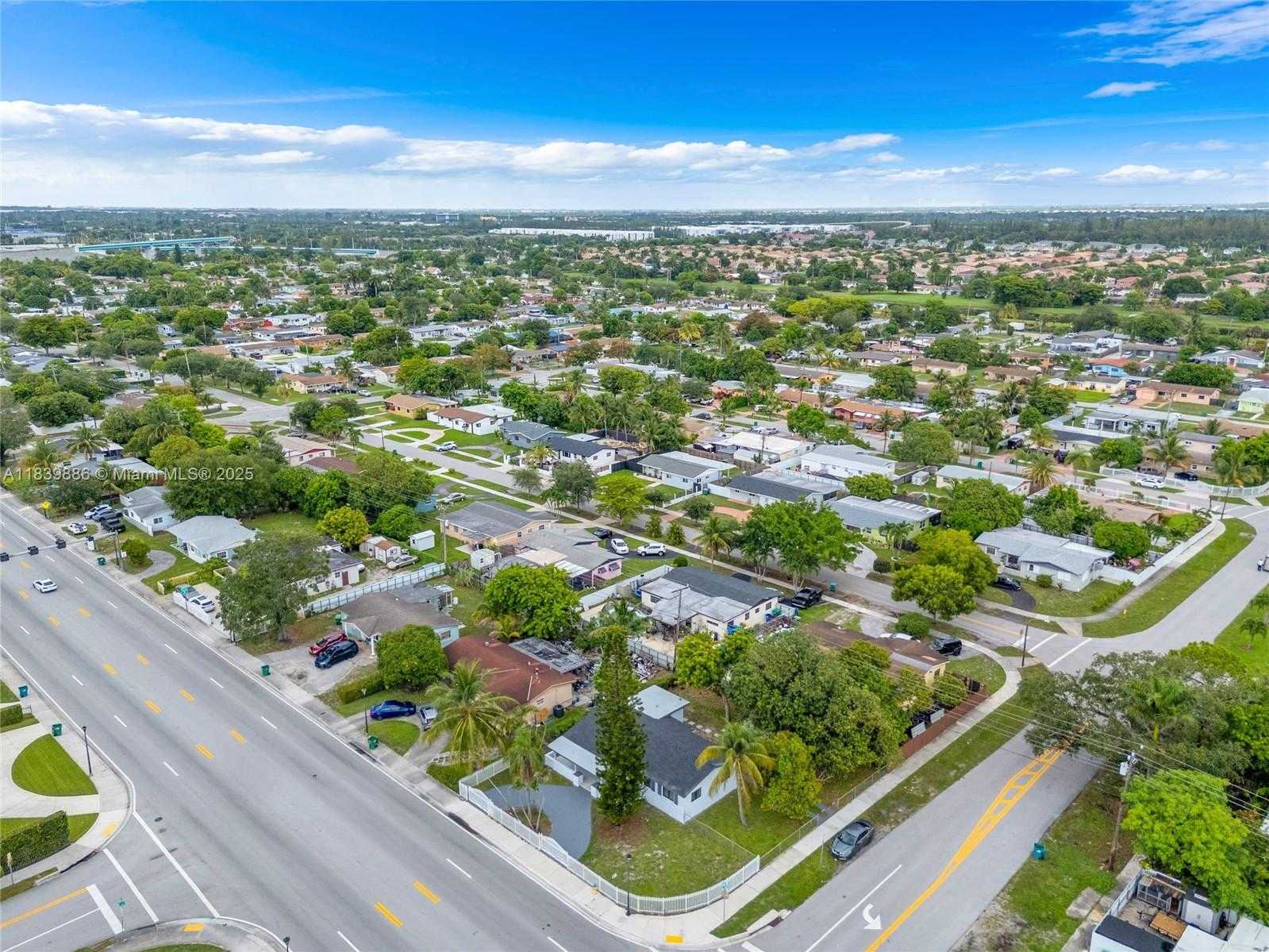 Small Image of 1041 NORTH WEST 199TH ST, Miami Gardens Number 27