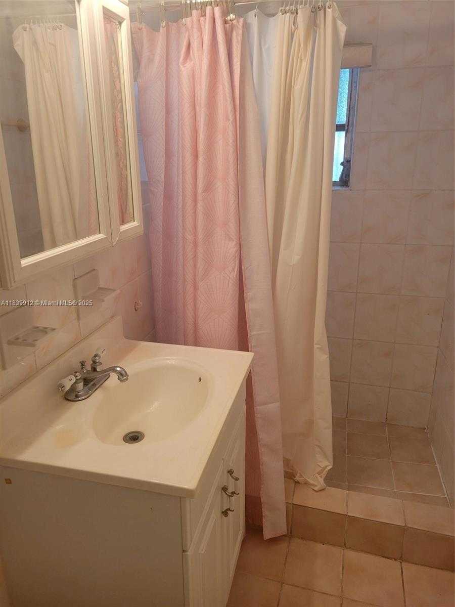 Small Image of 305 NORTH WEST OPA LOCKA BLVD, North Miami Number 16