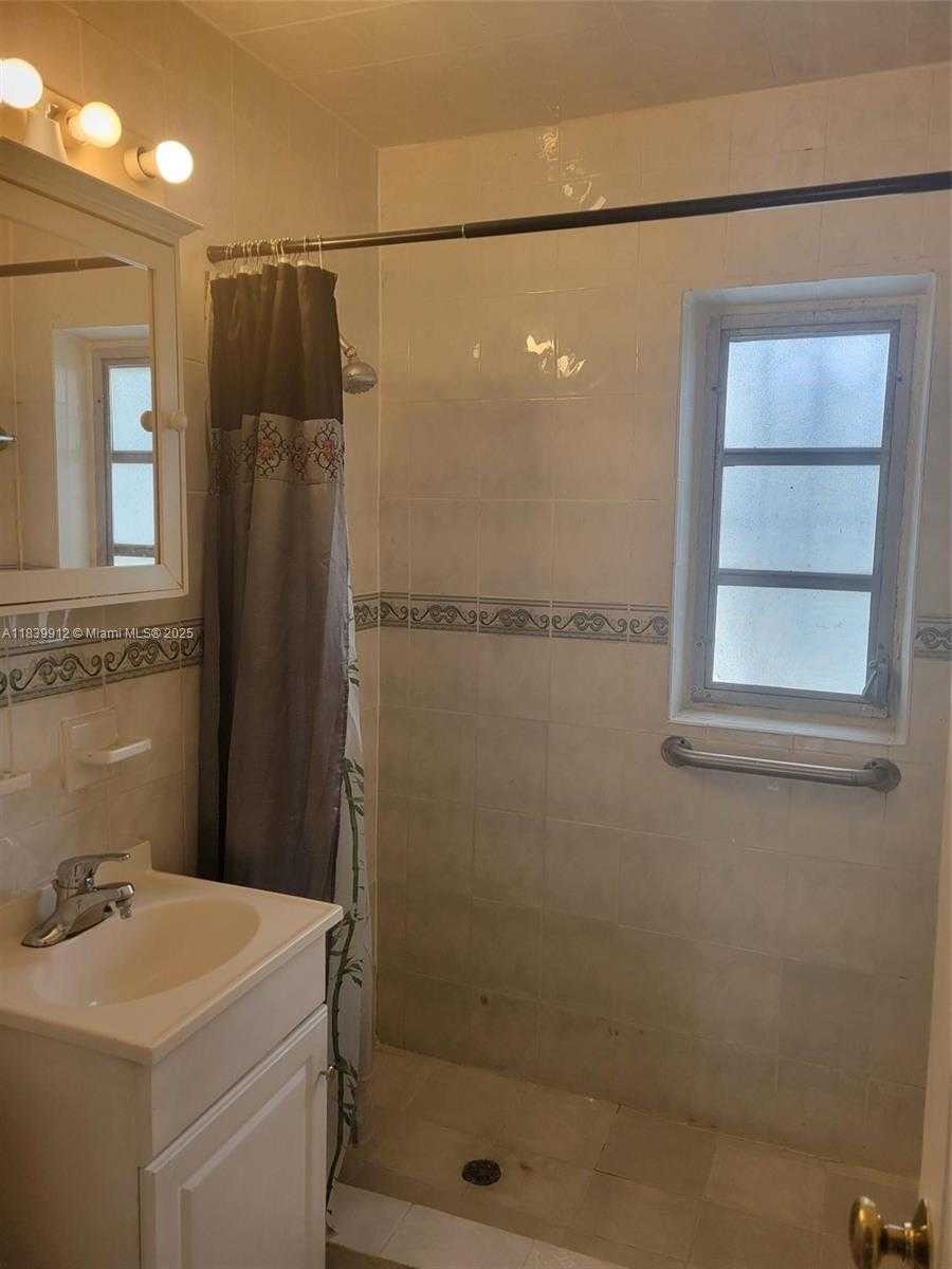 Small Image of 305 NORTH WEST OPA LOCKA BLVD, North Miami Number 17