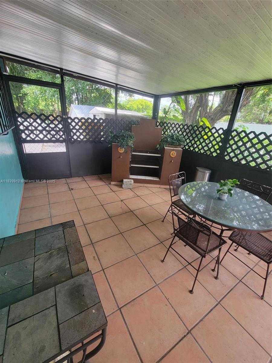 Small Image of 305 NORTH WEST OPA LOCKA BLVD, North Miami Number 21