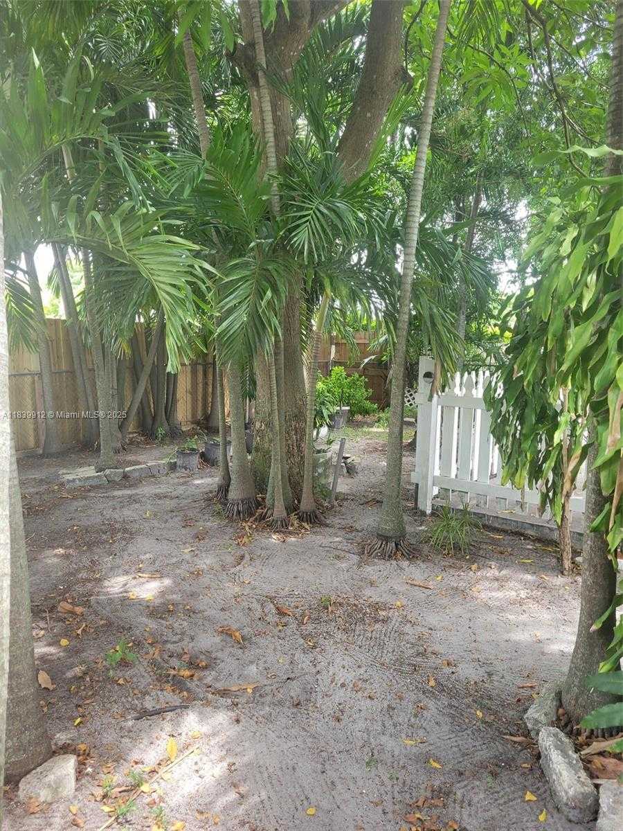 Small Image of 305 NORTH WEST OPA LOCKA BLVD, North Miami Number 22