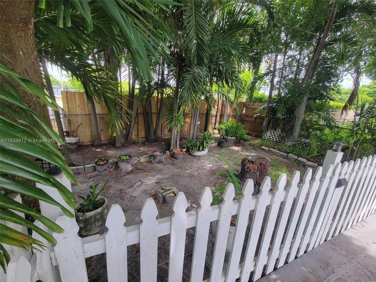 Small Image of 305 NORTH WEST OPA LOCKA BLVD, North Miami Number 24