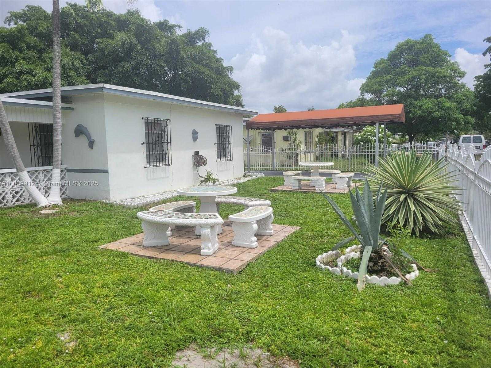 Small Image of 305 NORTH WEST OPA LOCKA BLVD, North Miami Number 3