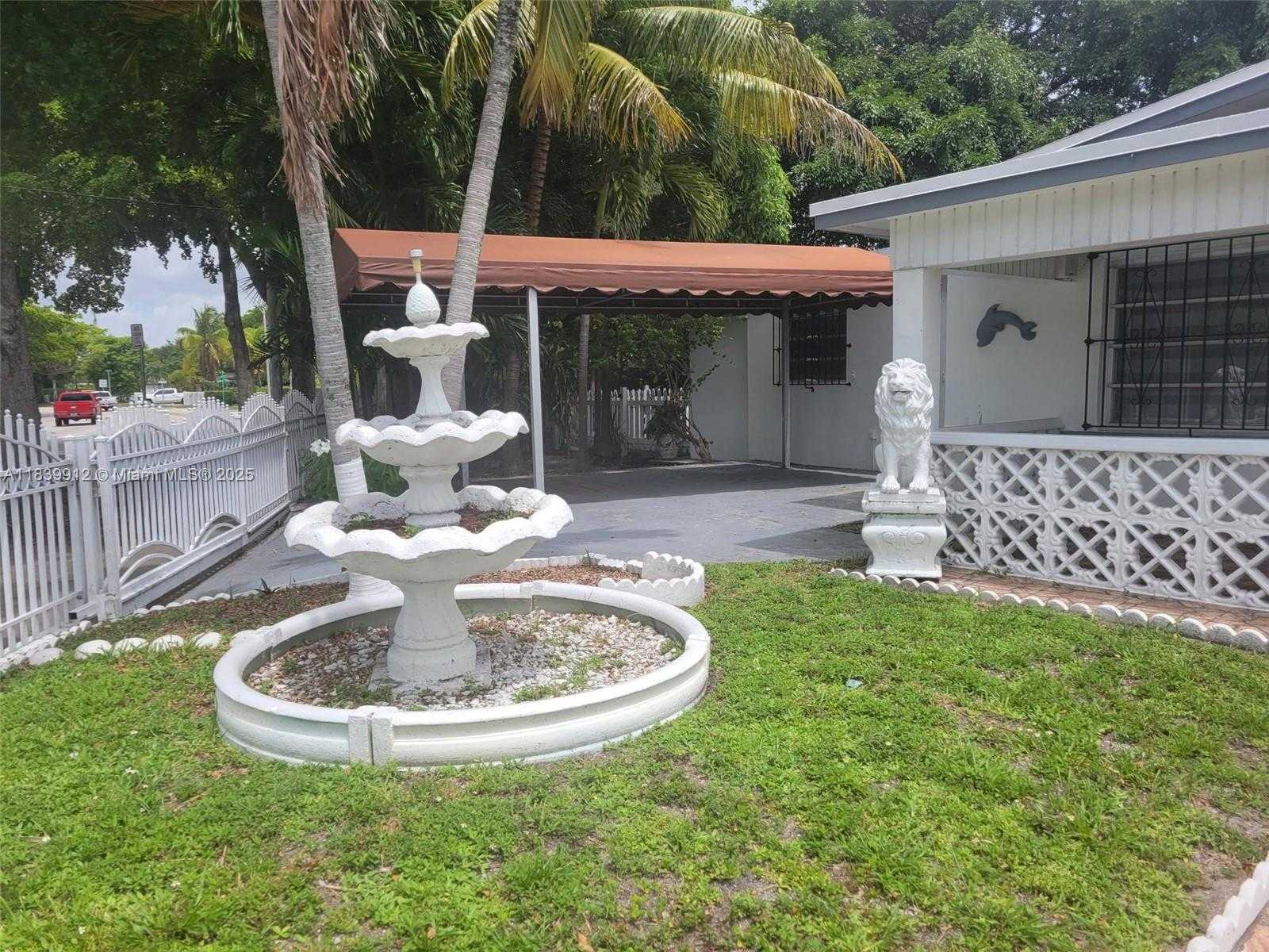 Small Image of 305 NORTH WEST OPA LOCKA BLVD, North Miami Number 4