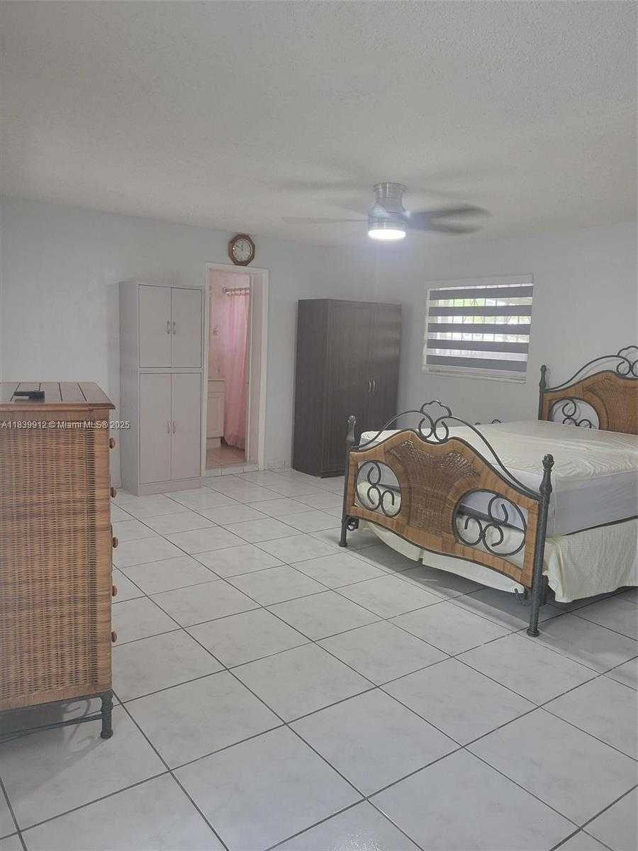 Small Image of 305 NORTH WEST OPA LOCKA BLVD, North Miami Number 5
