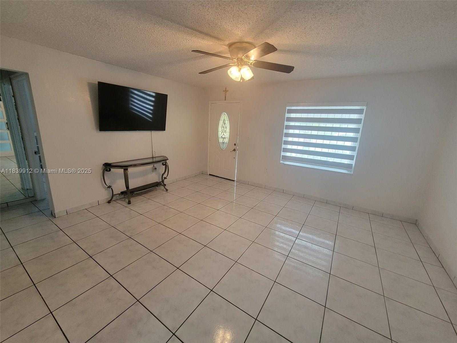 Small Image of 305 NORTH WEST OPA LOCKA BLVD, North Miami Number 7