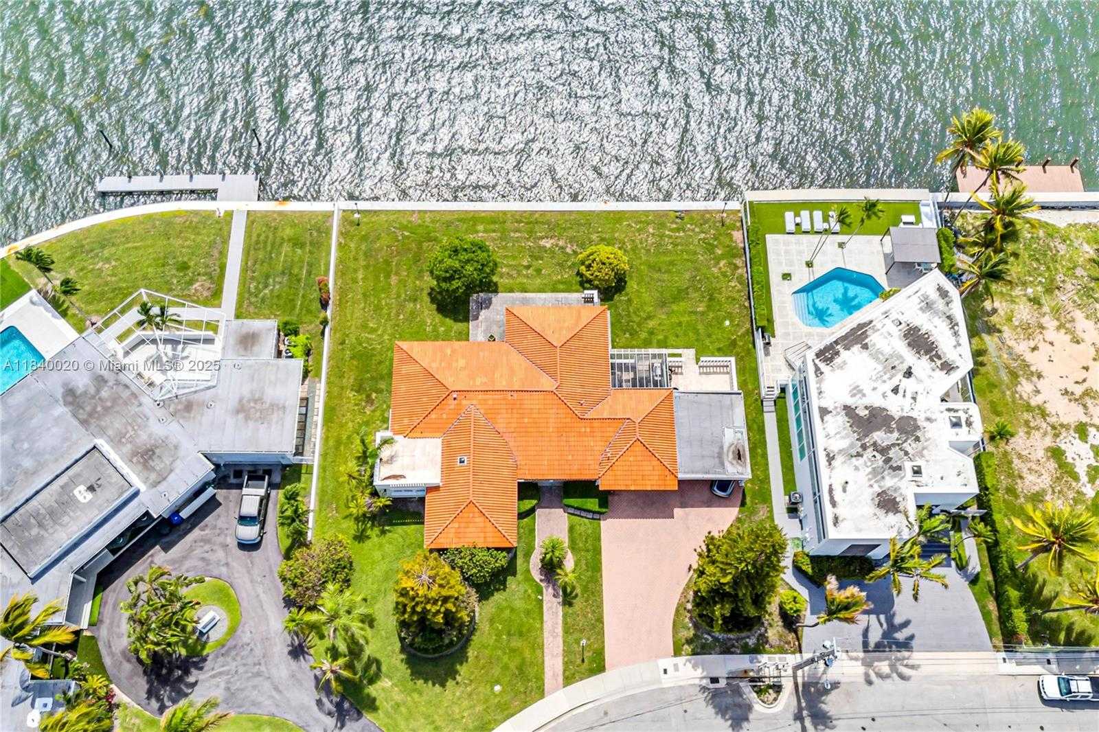 Small Image of 7500 WEST TREASURE DR, North Bay Village Number 17