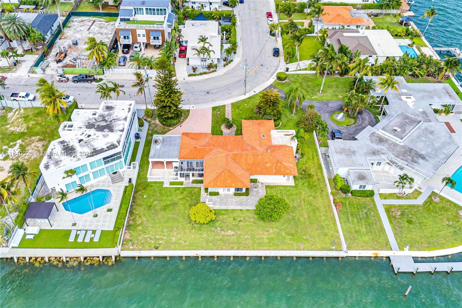 Small Image of 7500 WEST TREASURE DR, North Bay Village Number 18