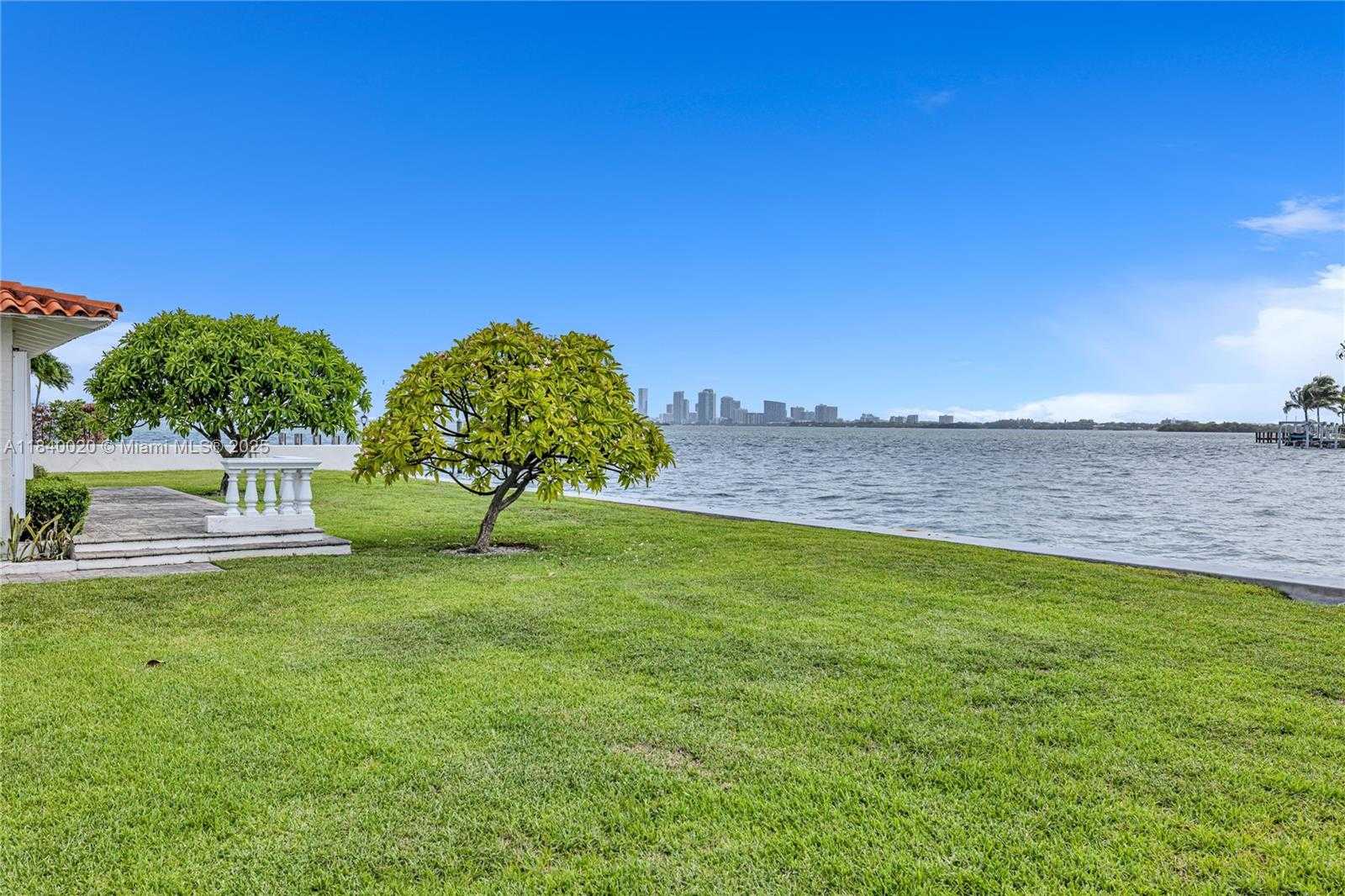 Small Image of 7500 WEST TREASURE DR, North Bay Village Number 25