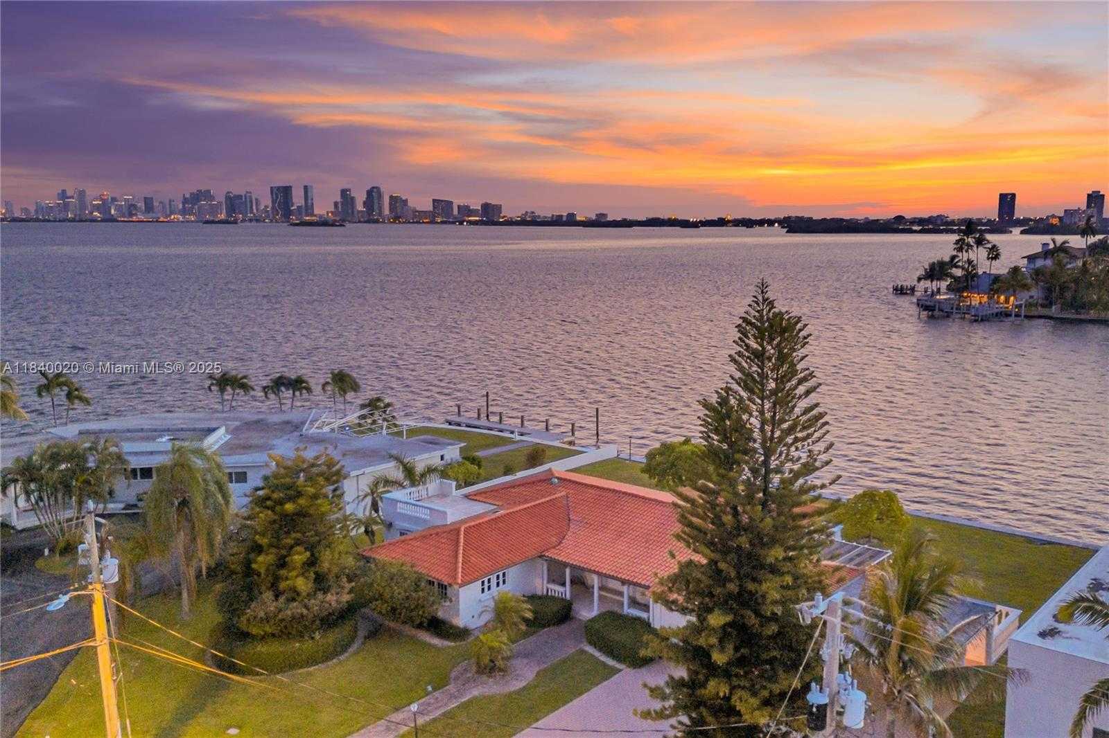 Small Image of 7500 WEST TREASURE DR, North Bay Village Number 30