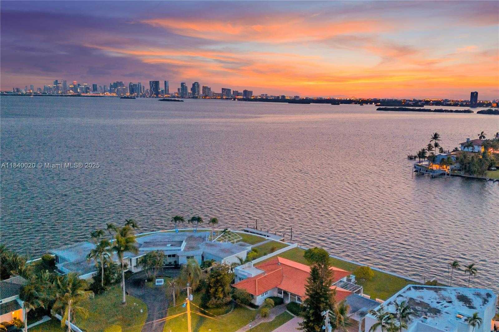 Small Image of 7500 WEST TREASURE DR, North Bay Village Number 31