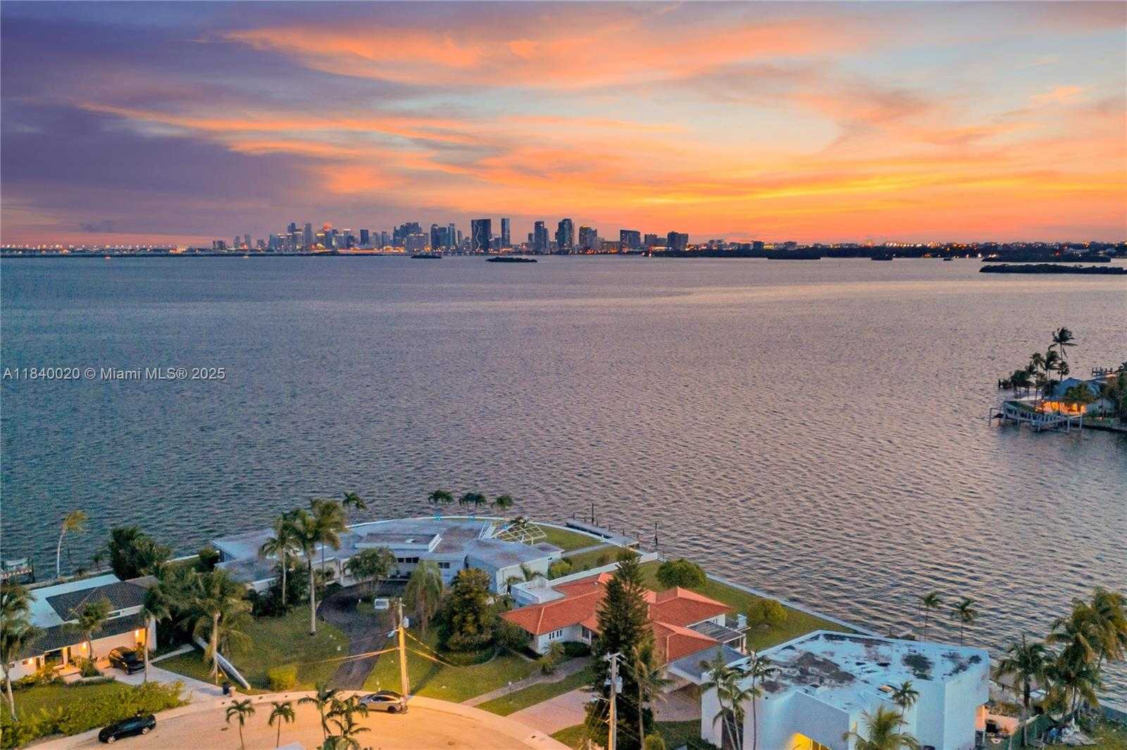 Small Image of 7500 WEST TREASURE DR, North Bay Village Number 32