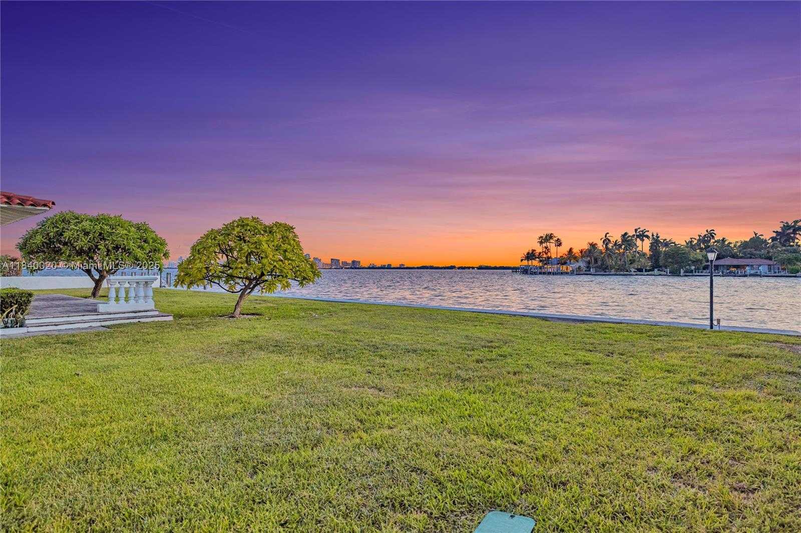 Small Image of 7500 WEST TREASURE DR, North Bay Village Number 34