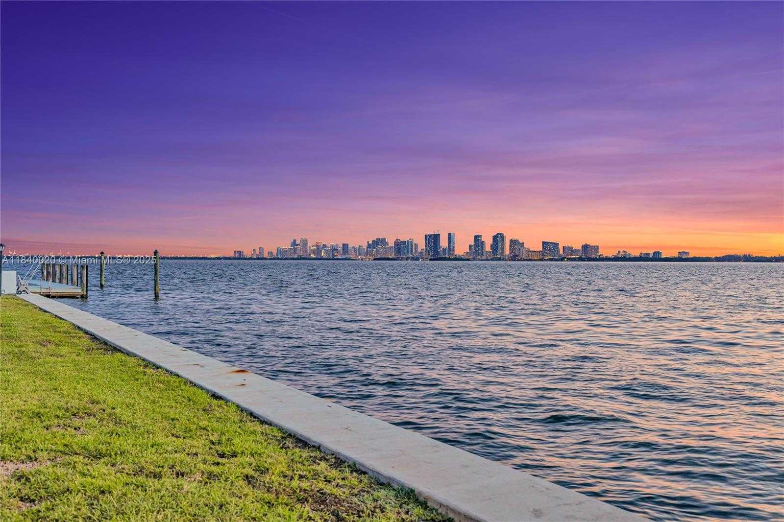 Small Image of 7500 WEST TREASURE DR, North Bay Village Number 36