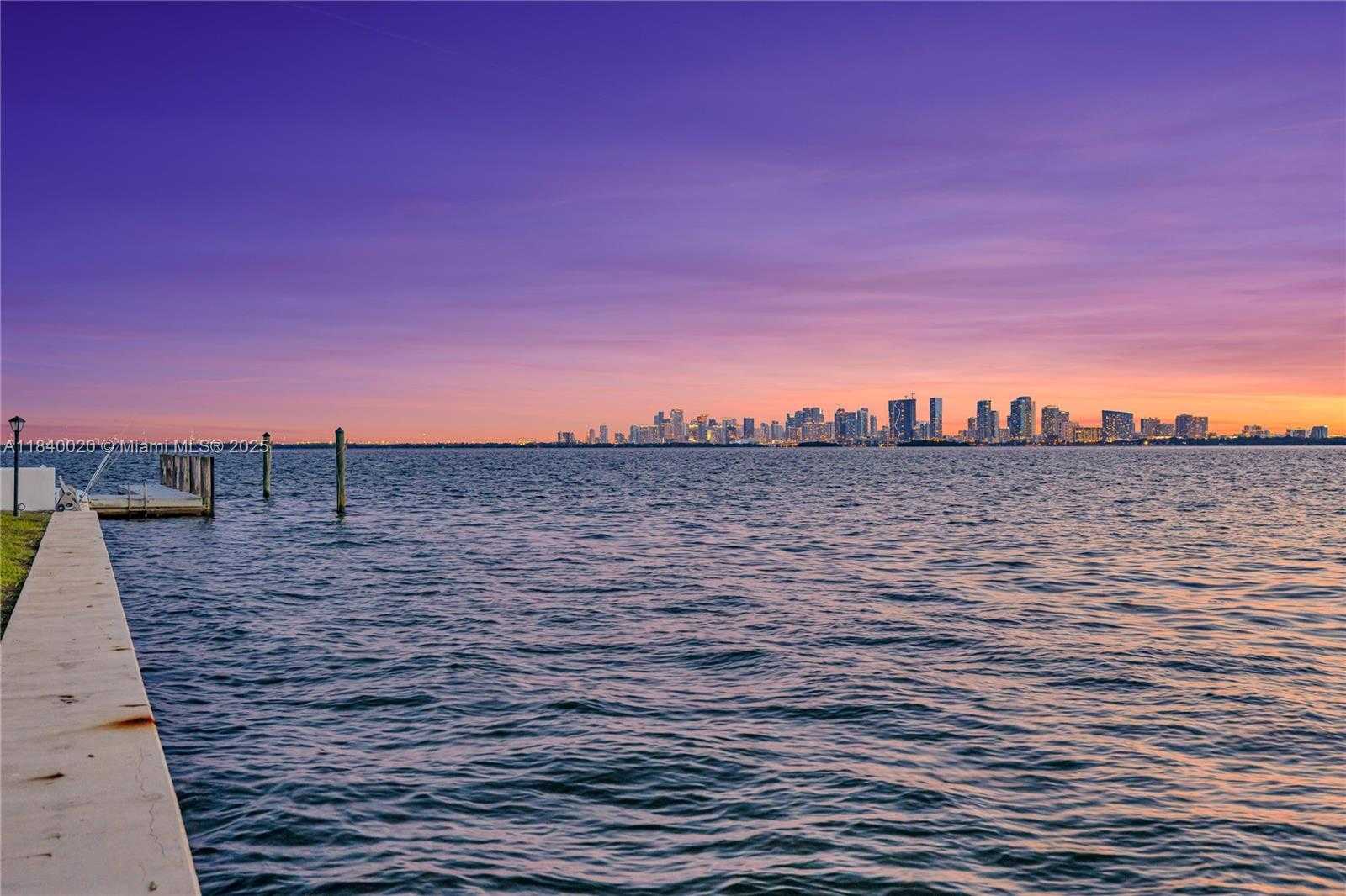 Small Image of 7500 WEST TREASURE DR, North Bay Village Number 38