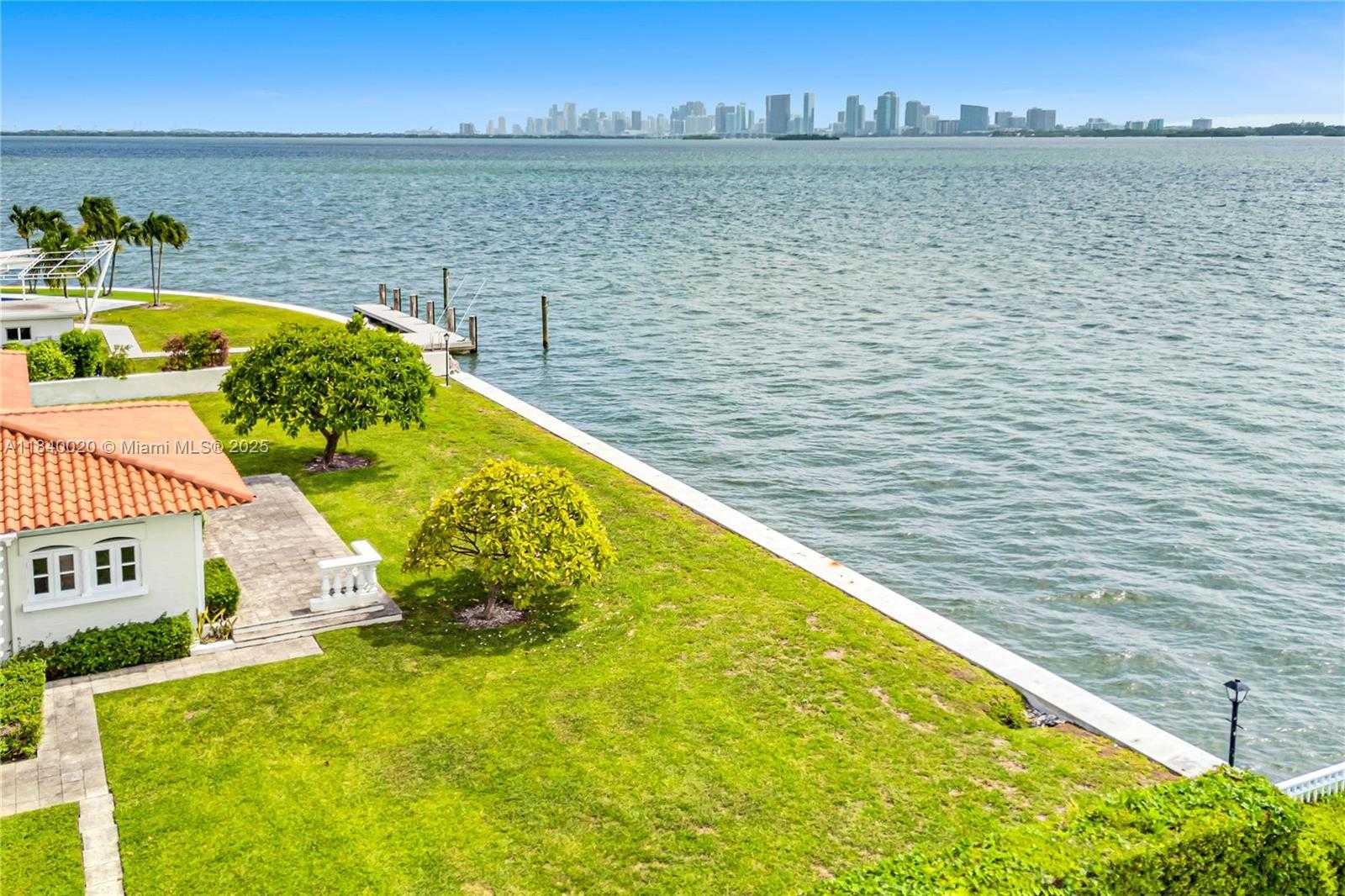 Small Image of 7500 WEST TREASURE DR, North Bay Village Number 4