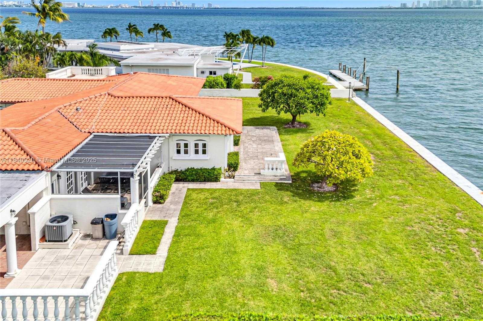 Small Image of 7500 WEST TREASURE DR, North Bay Village Number 5