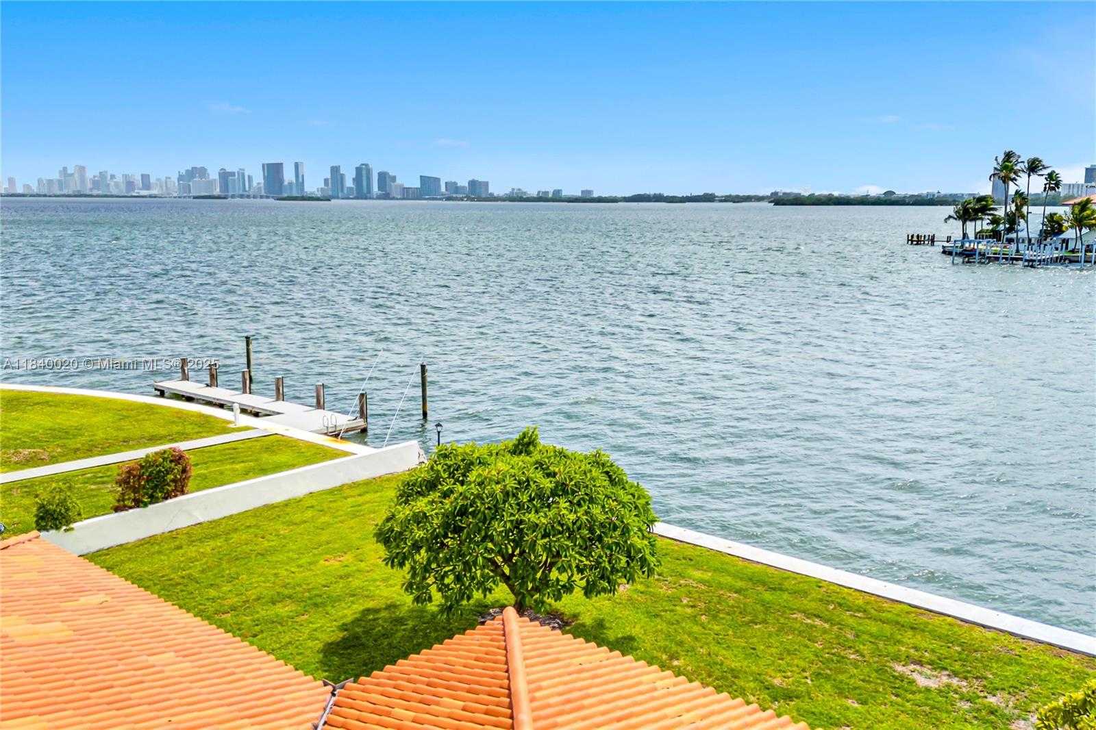 Small Image of 7500 WEST TREASURE DR, North Bay Village Number 6