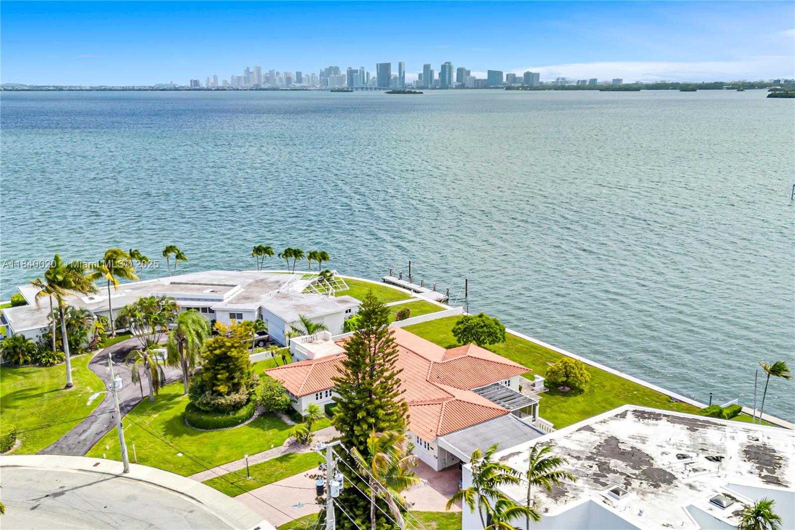 Small Image of 7500 WEST TREASURE DR, North Bay Village Number 9