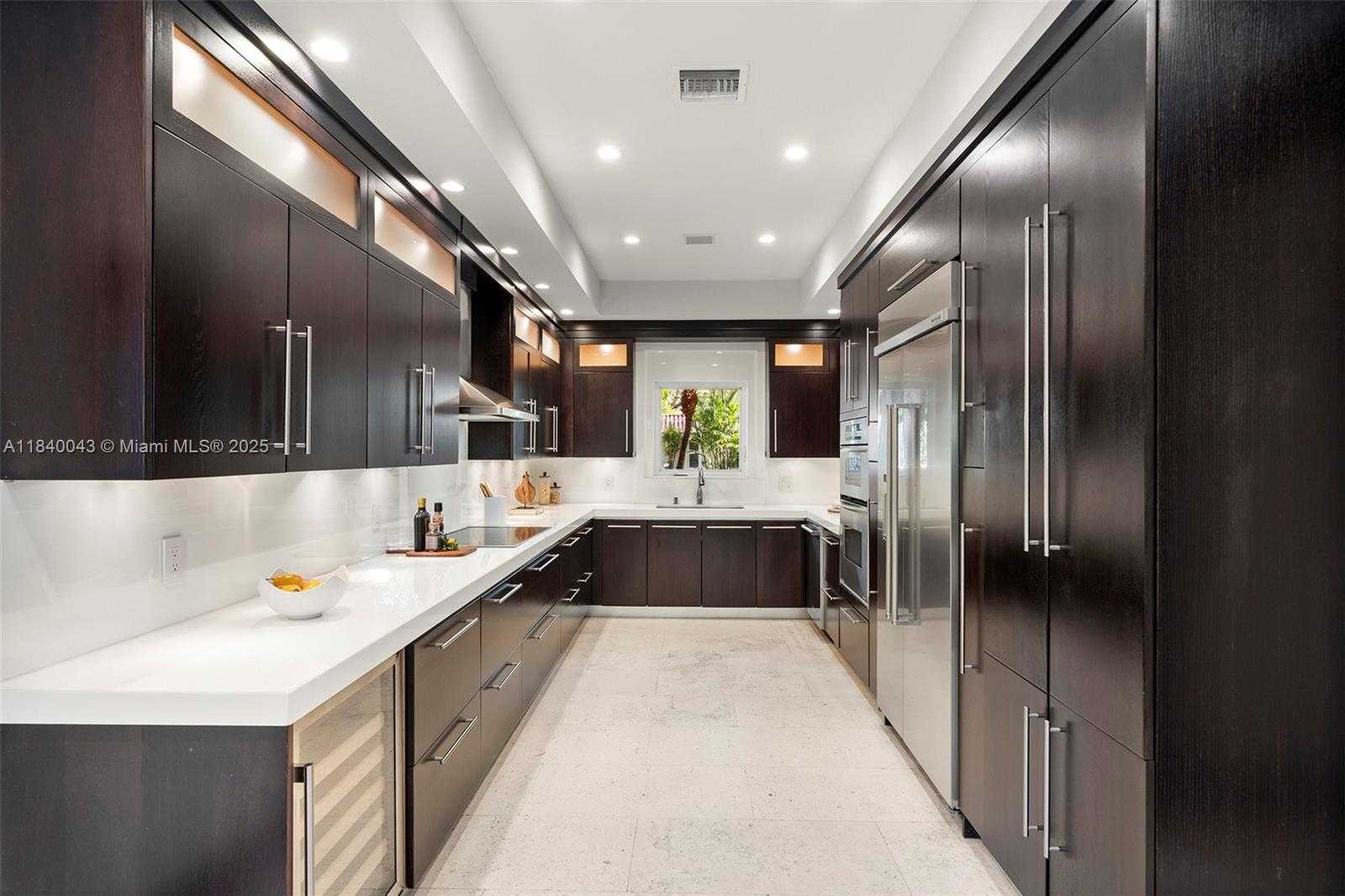 Small Image of 160 WEST SUNRISE AVE, Coral Gables Number 12