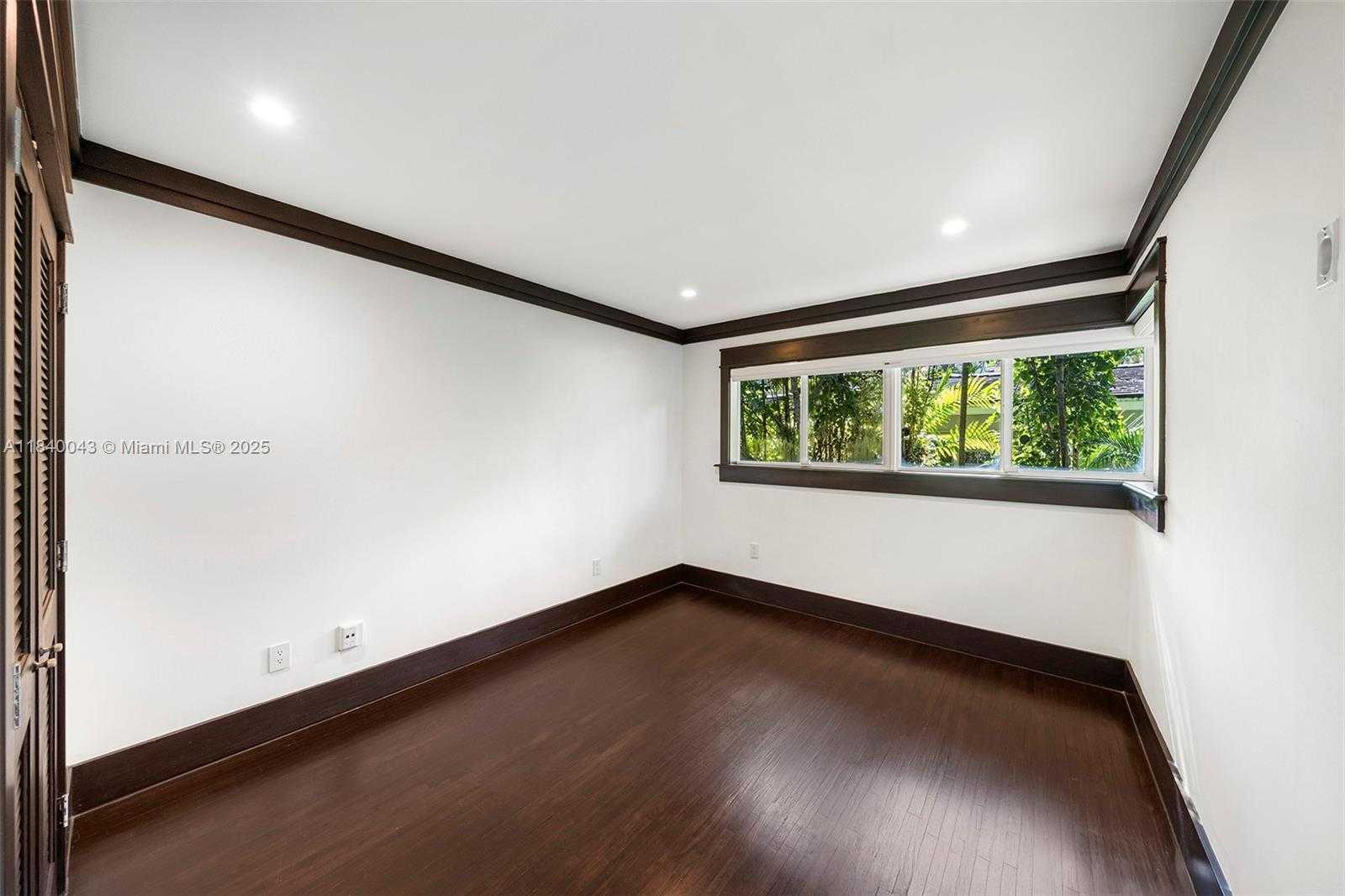 Small Image of 160 WEST SUNRISE AVE, Coral Gables Number 23
