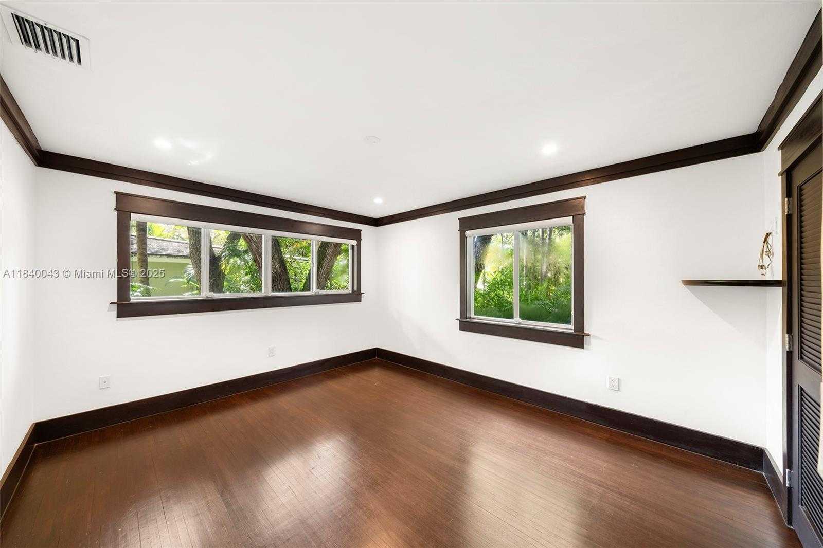 Small Image of 160 WEST SUNRISE AVE, Coral Gables Number 24