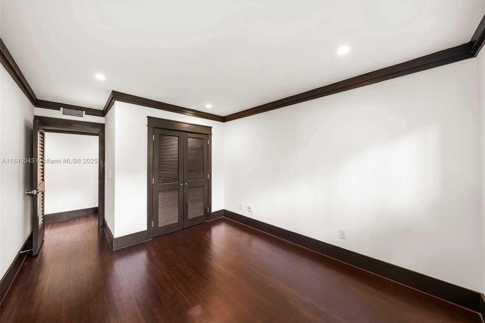 Small Image of 160 WEST SUNRISE AVE, Coral Gables Number 25