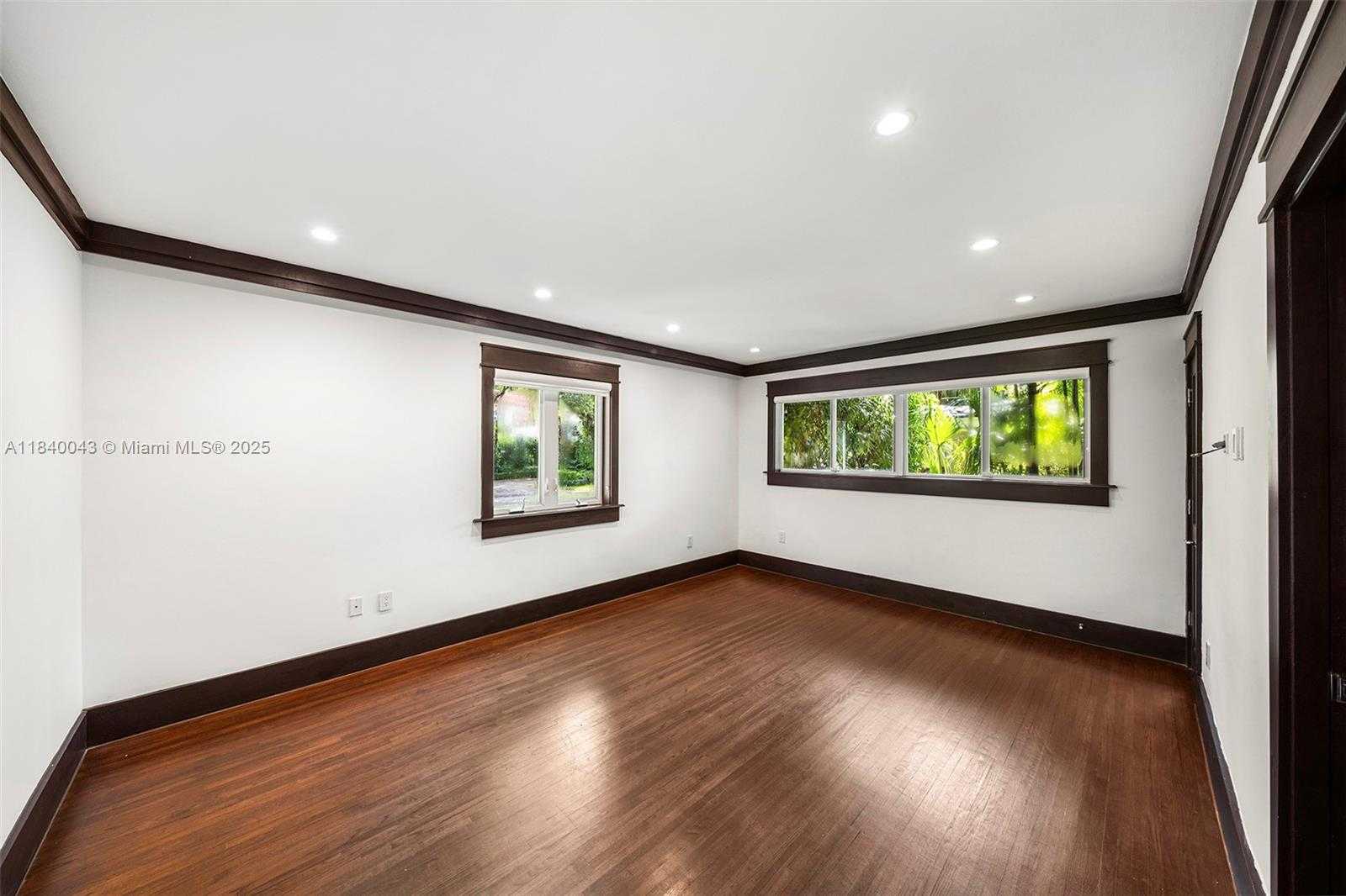 Small Image of 160 WEST SUNRISE AVE, Coral Gables Number 26