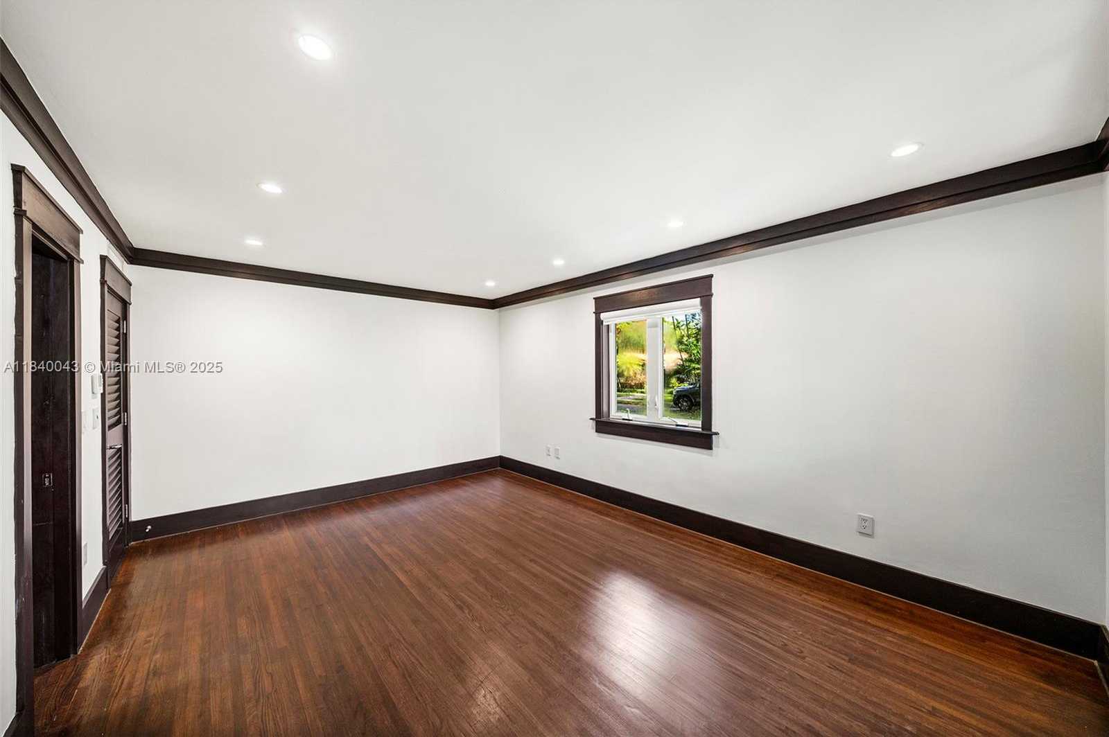 Small Image of 160 WEST SUNRISE AVE, Coral Gables Number 28
