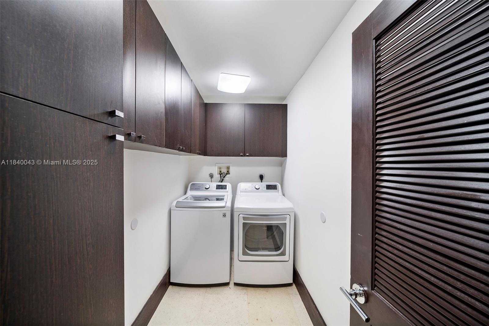 Small Image of 160 WEST SUNRISE AVE, Coral Gables Number 33