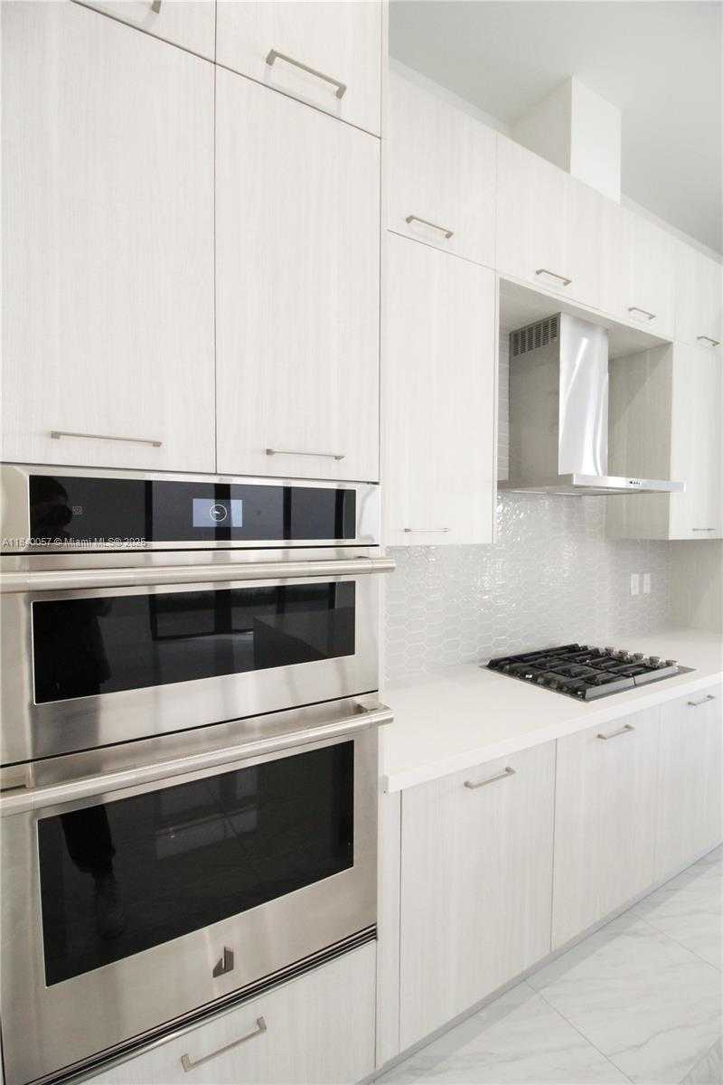 Small Image of 8074 NORTH WEST 43RD ST, Doral Number 4