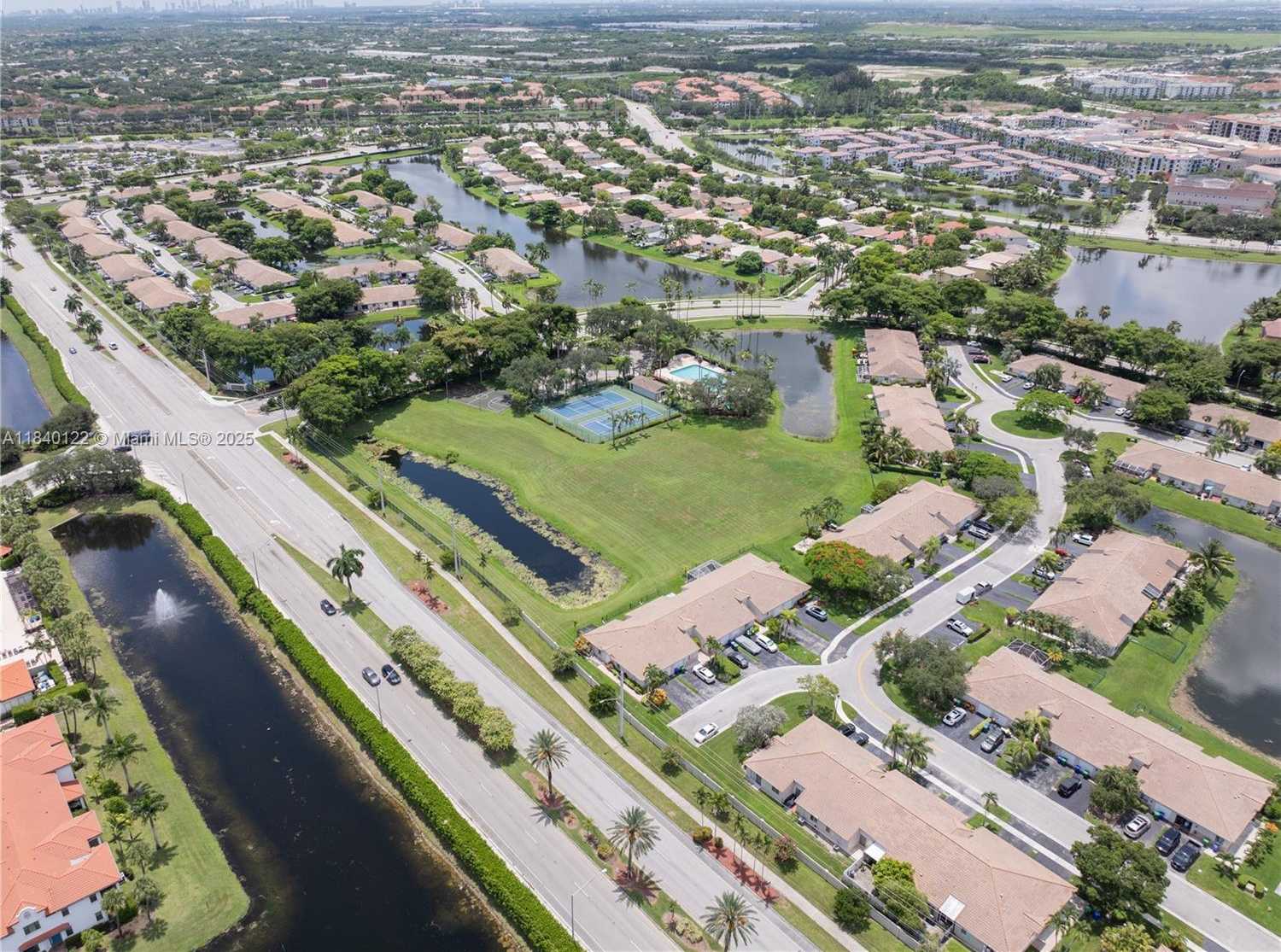 Small Image of 1711 SOUTH WEST 116TH WAY, Miramar Number 25