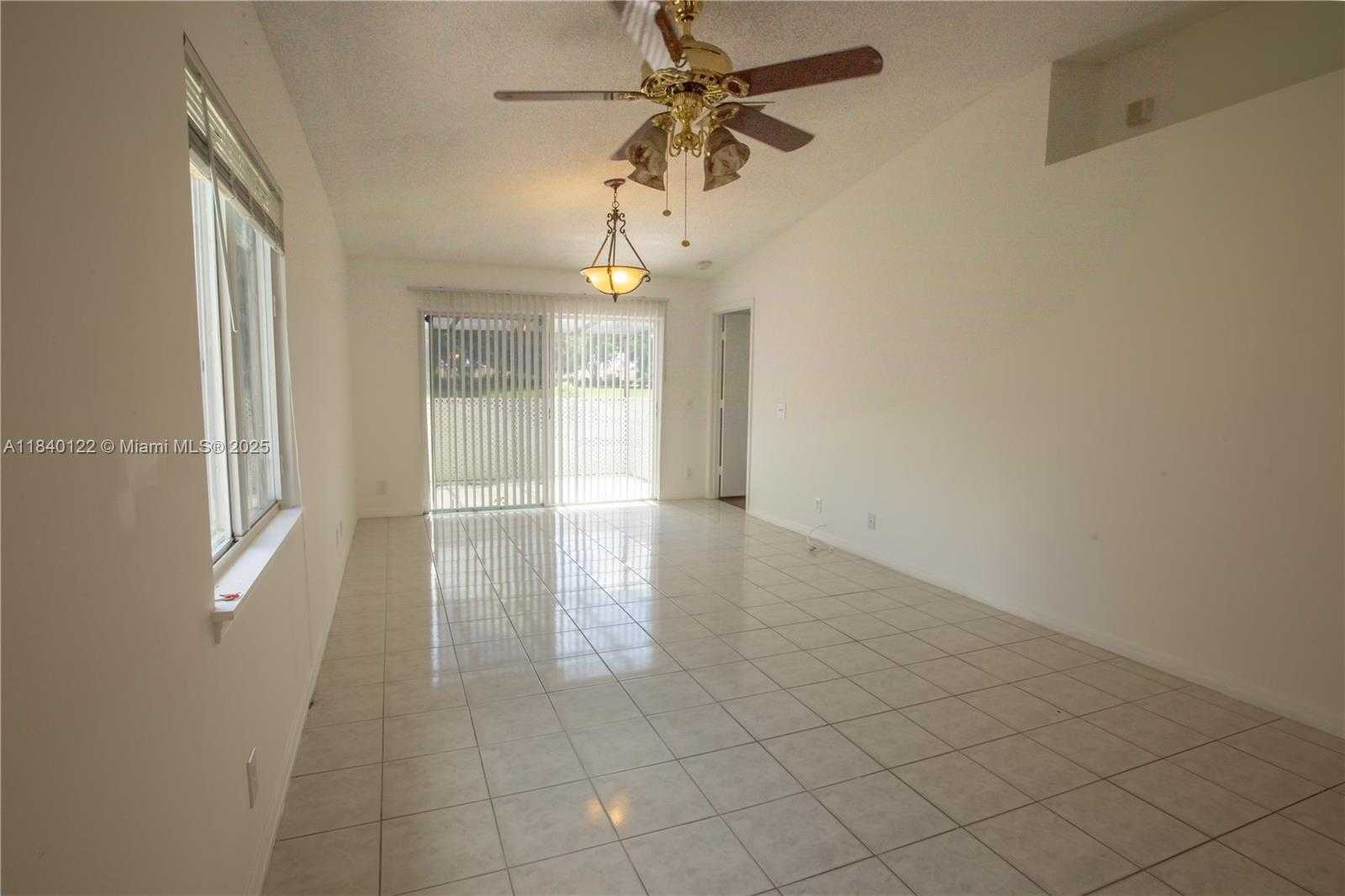 Small Image of 1711 SOUTH WEST 116TH WAY, Miramar Number 3