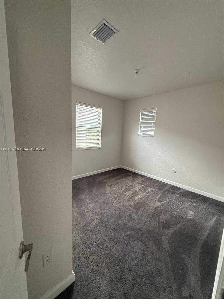 Small Image of 2502 NORTH EAST 1ST ST, Homestead Number 33