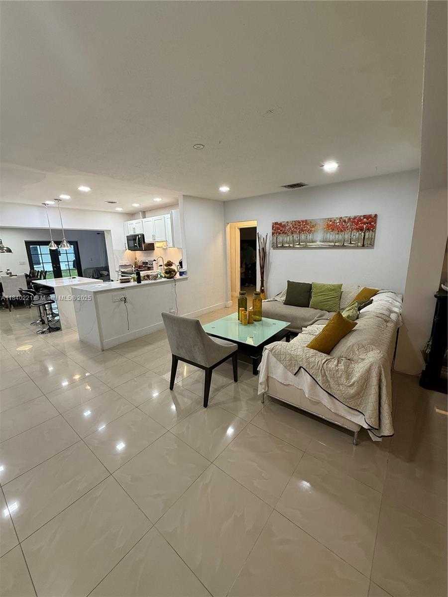 Small Image of 1031 NORTH EAST 142ND ST, North Miami Number 9