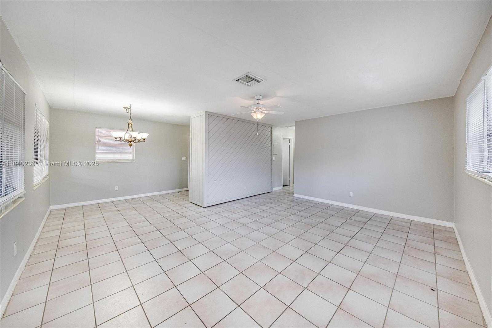 Small Image of 6425 SOUTH WEST 21ST ST, Miramar Number 10