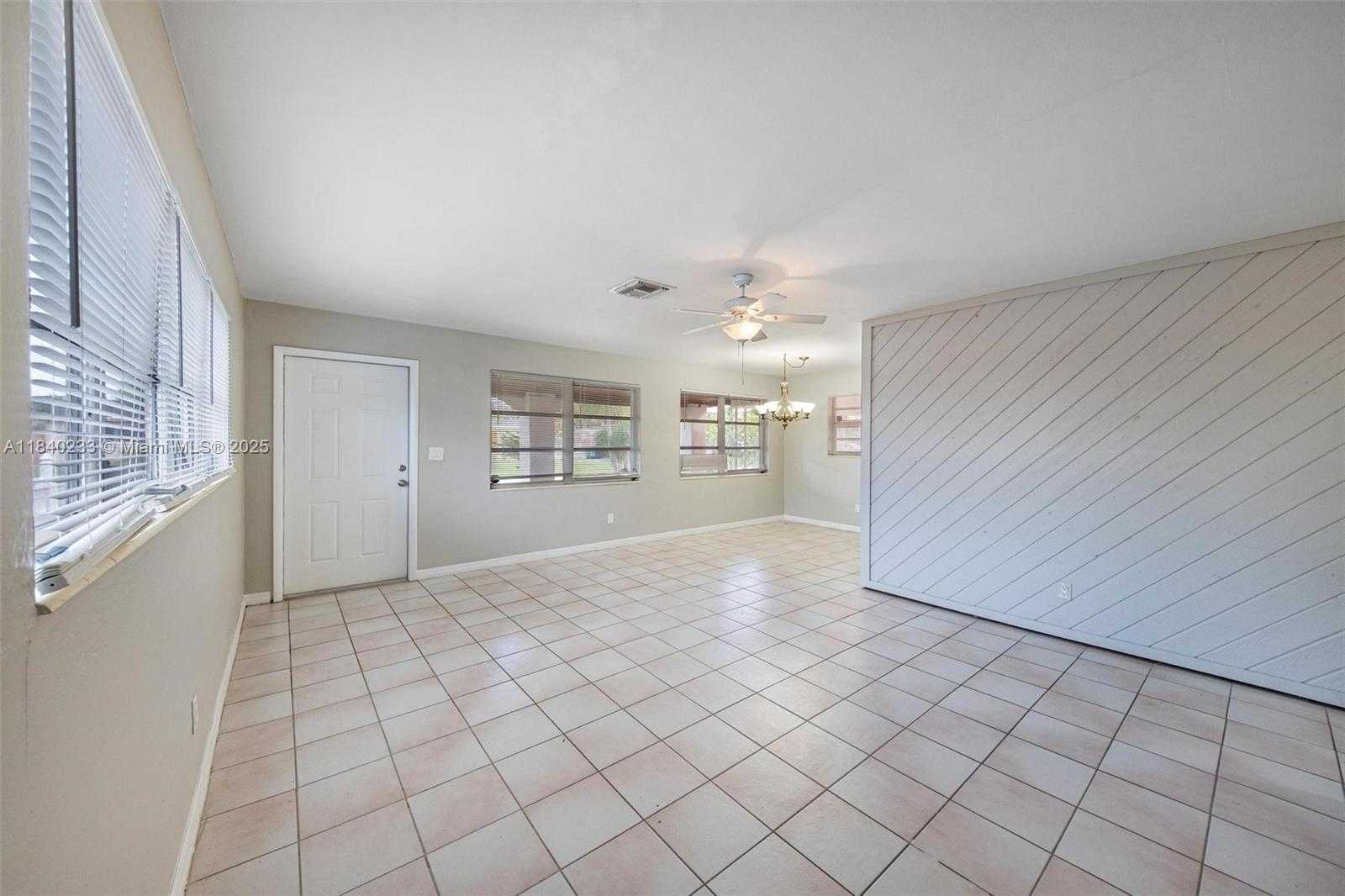 Small Image of 6425 SOUTH WEST 21ST ST, Miramar Number 11