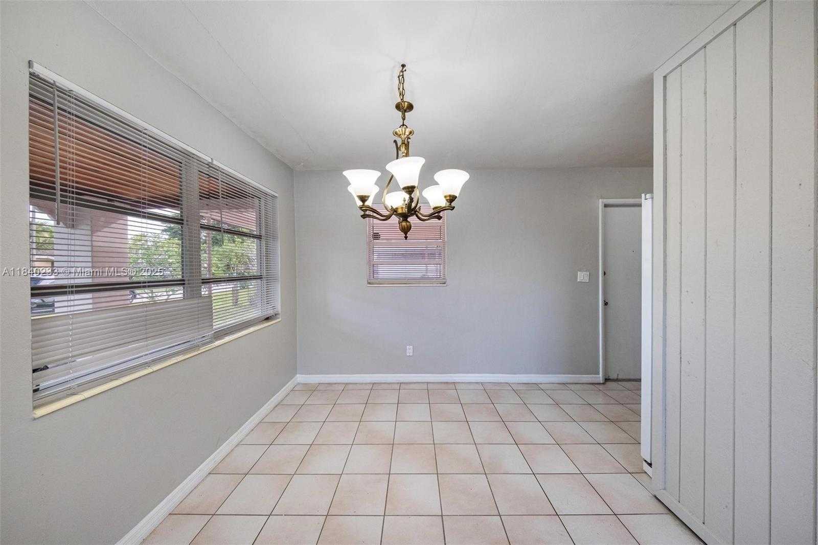 Small Image of 6425 SOUTH WEST 21ST ST, Miramar Number 13