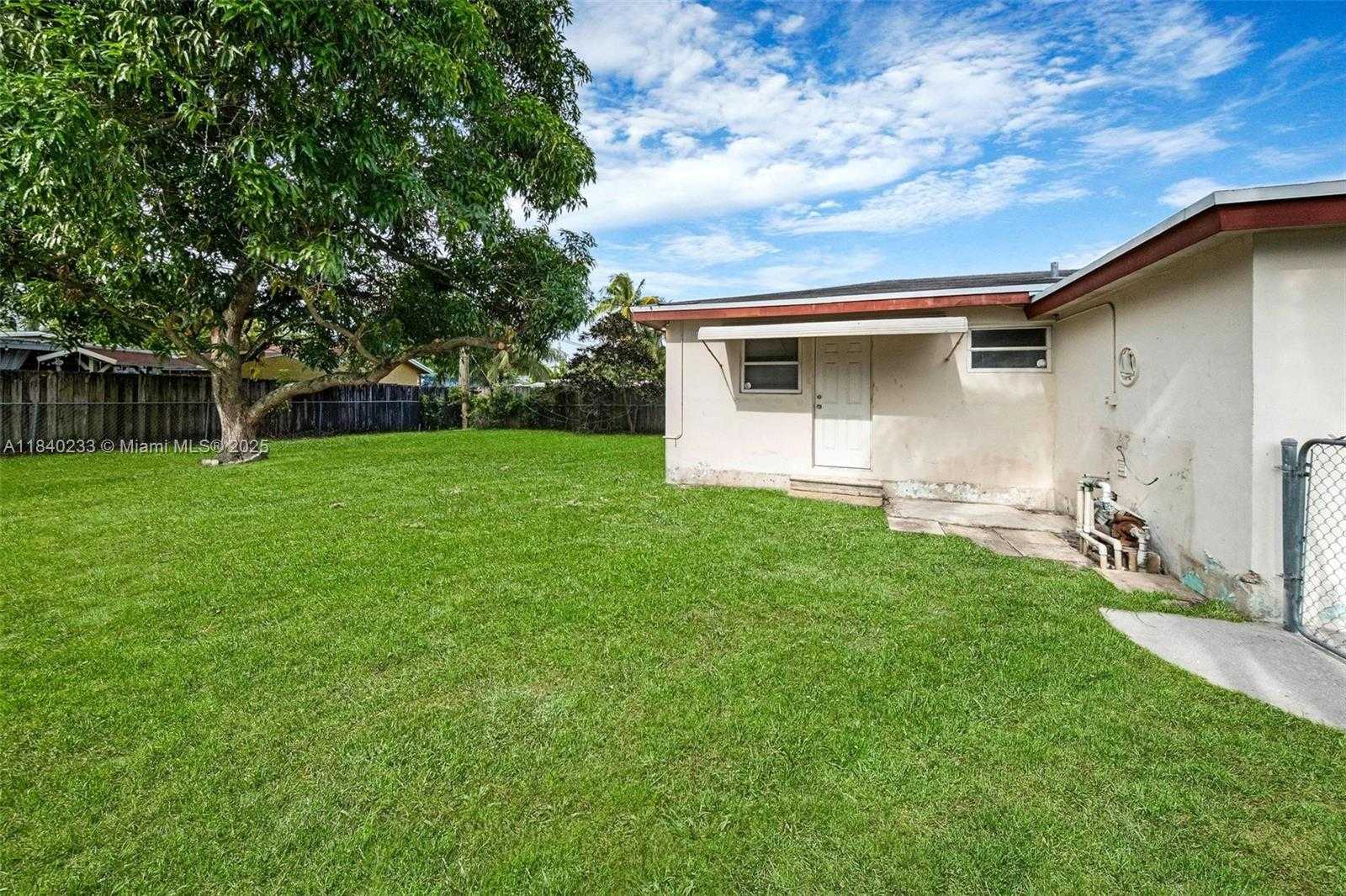 Small Image of 6425 SOUTH WEST 21ST ST, Miramar Number 24