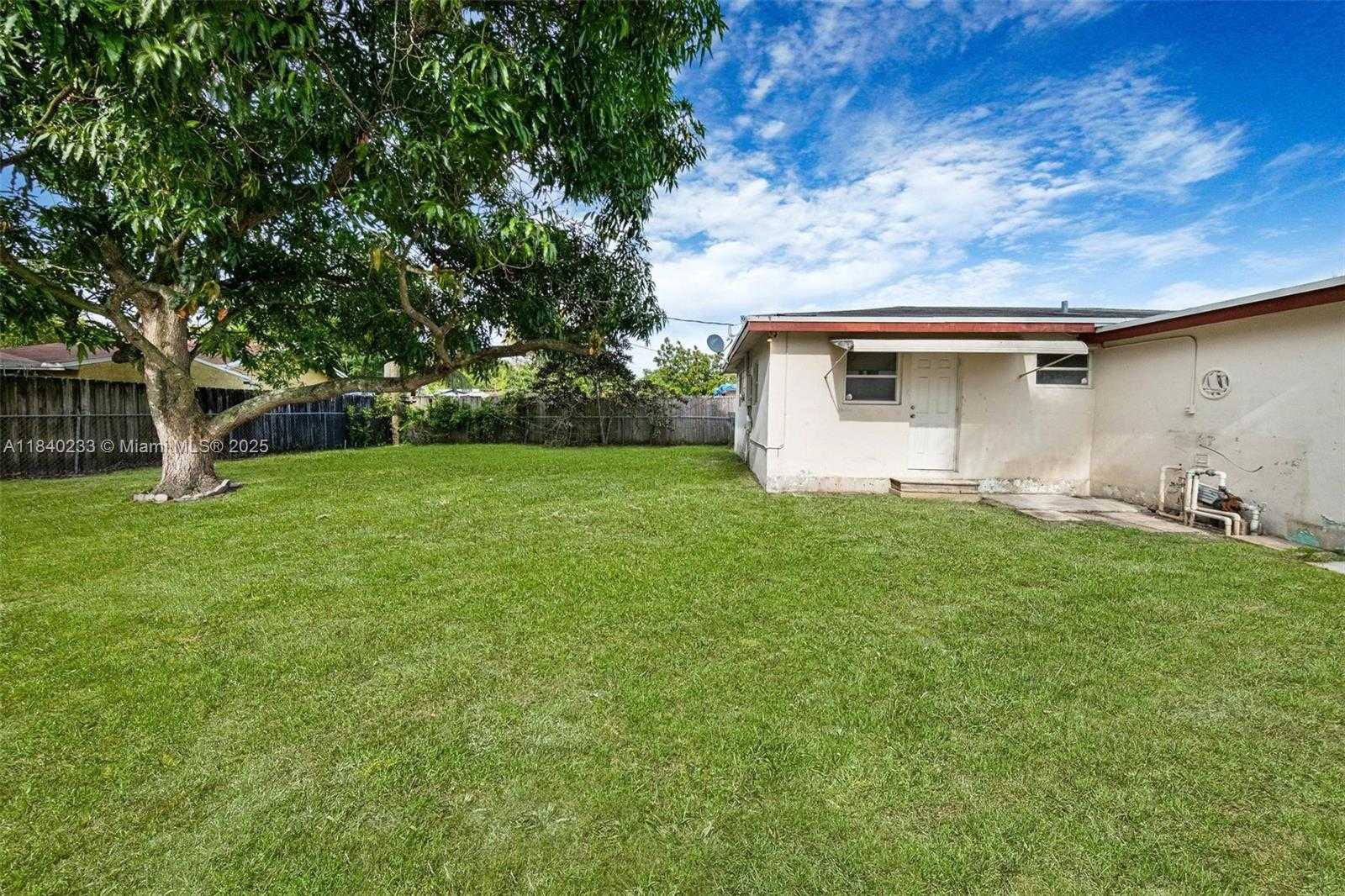 Small Image of 6425 SOUTH WEST 21ST ST, Miramar Number 25