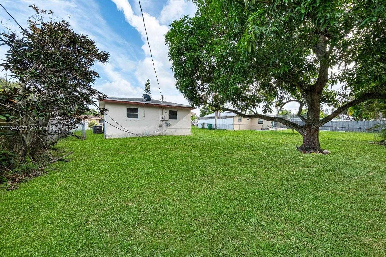 Small Image of 6425 SOUTH WEST 21ST ST, Miramar Number 27