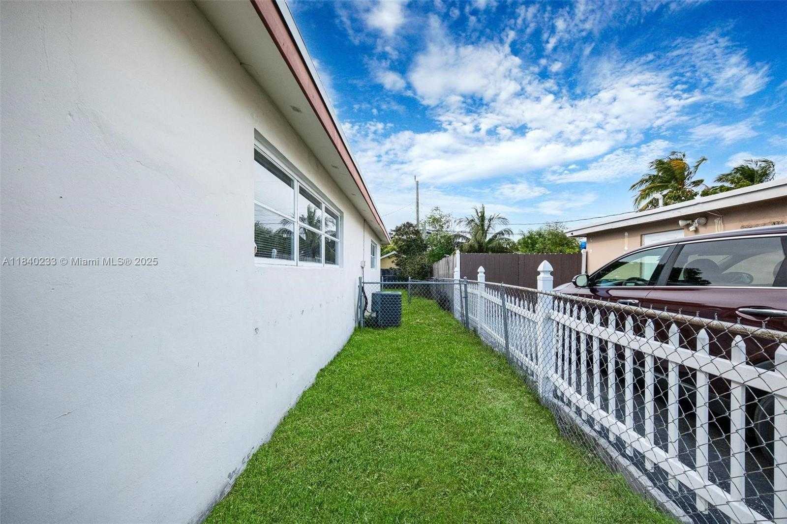 Small Image of 6425 SOUTH WEST 21ST ST, Miramar Number 28