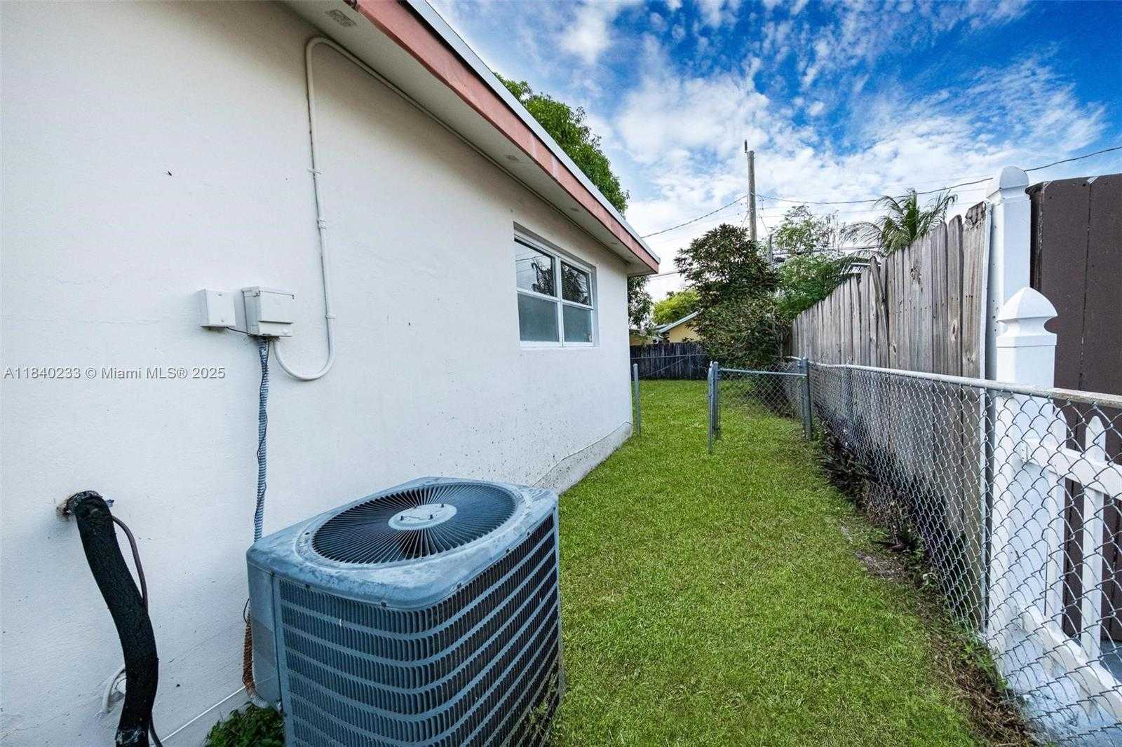 Small Image of 6425 SOUTH WEST 21ST ST, Miramar Number 30