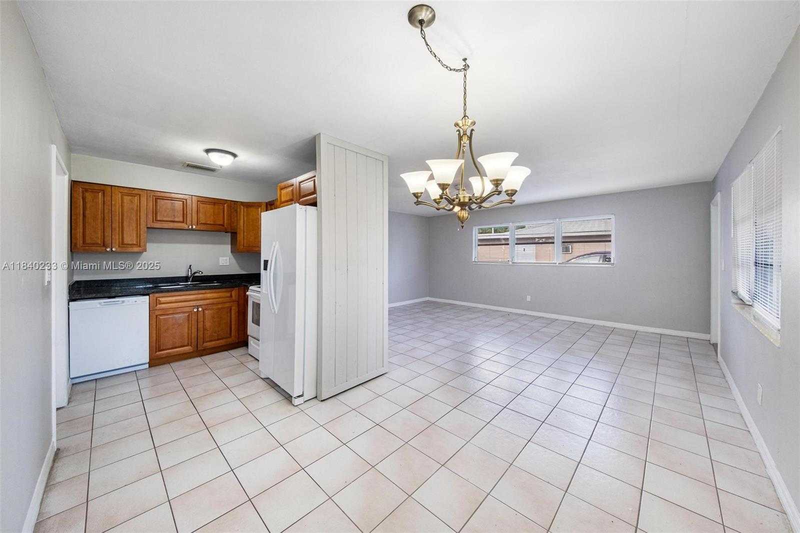 Small Image of 6425 SOUTH WEST 21ST ST, Miramar Number 7
