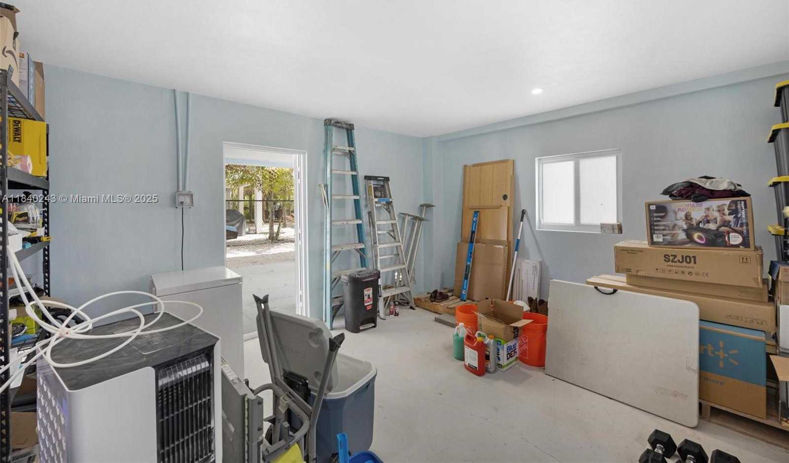 Small Image of 142 PEG LEG LN, Lower Keys Number 26