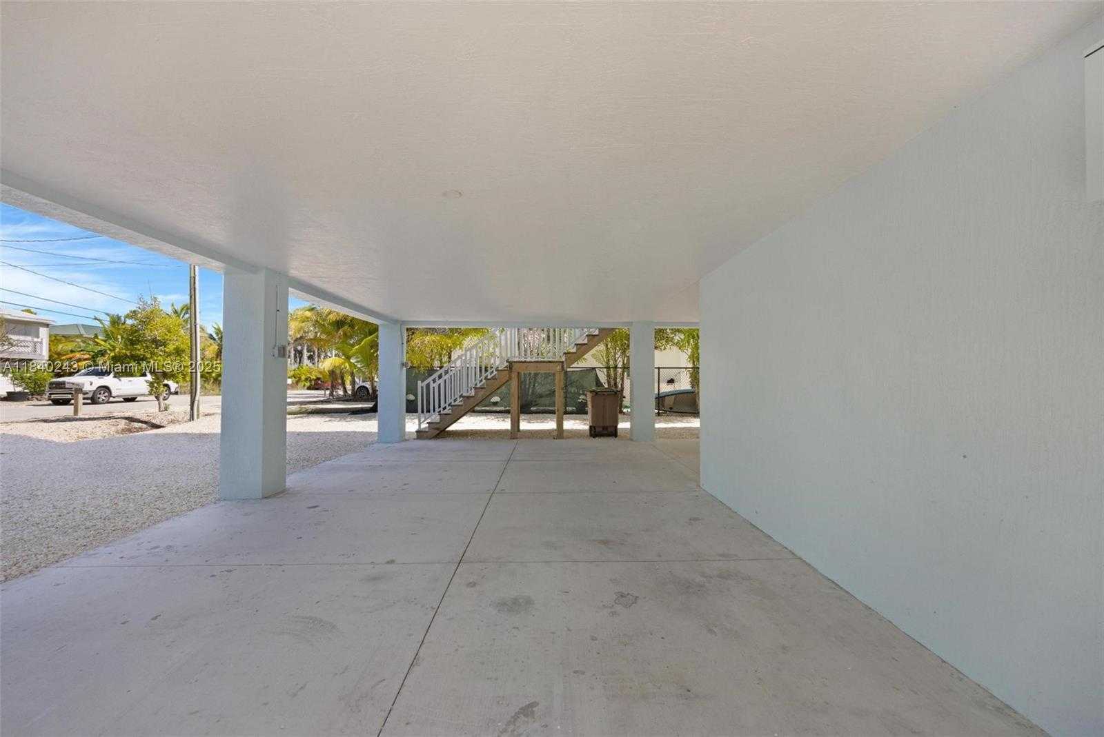 Small Image of 142 PEG LEG LN, Lower Keys Number 27