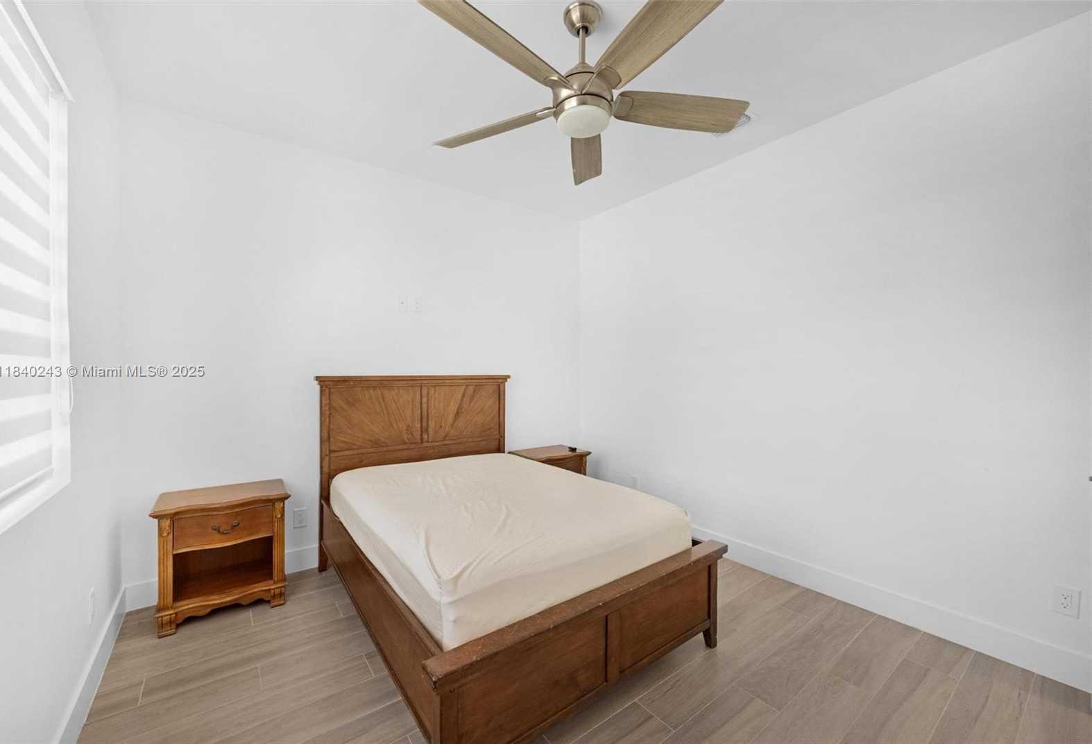 Small Image of 142 PEG LEG LN, Lower Keys Number 44