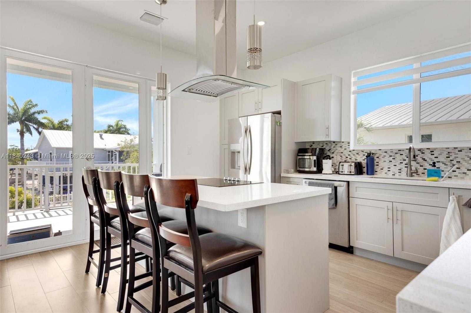 Small Image of 142 PEG LEG LN, Lower Keys Number 52