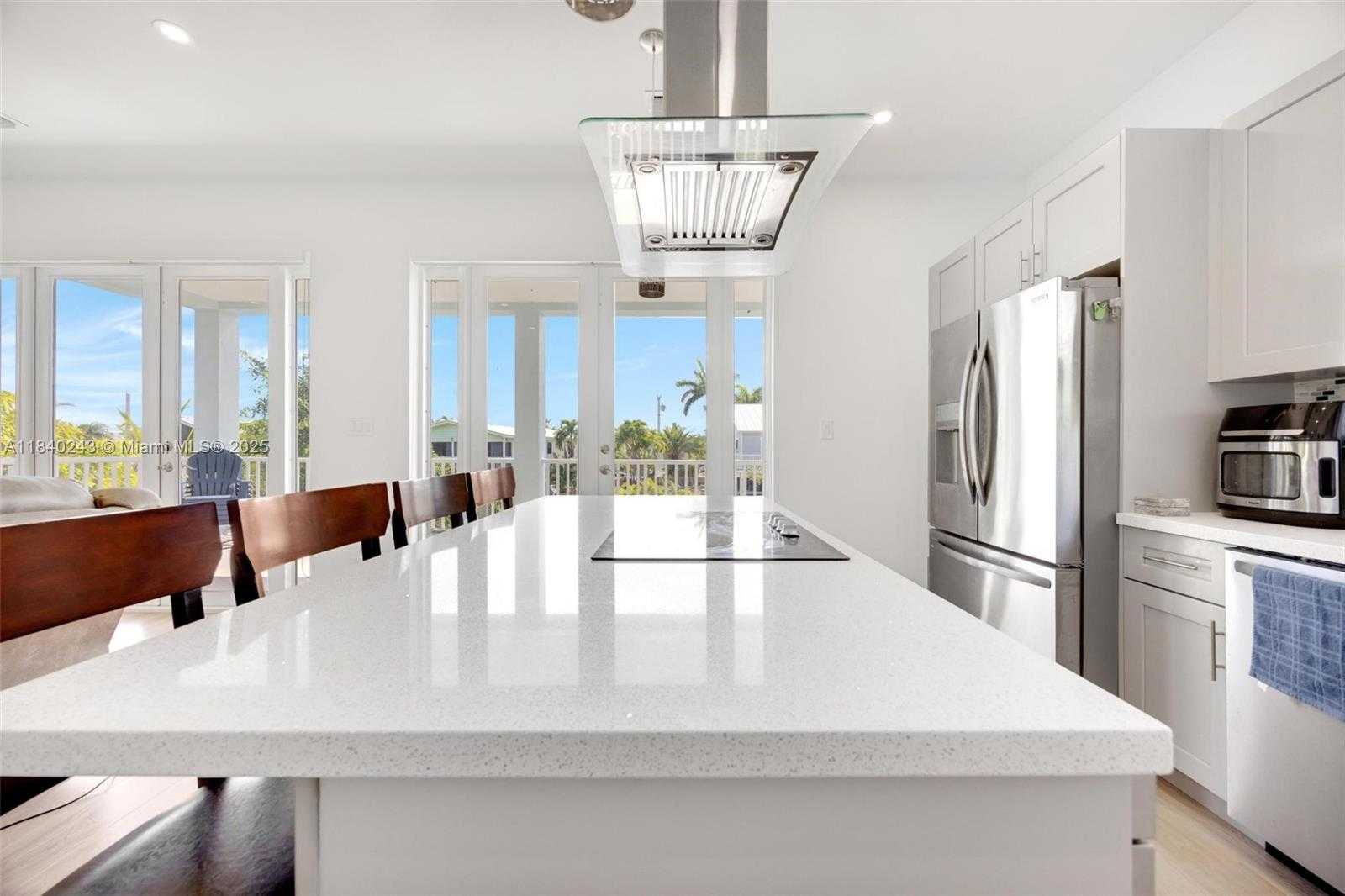 Small Image of 142 PEG LEG LN, Lower Keys Number 53