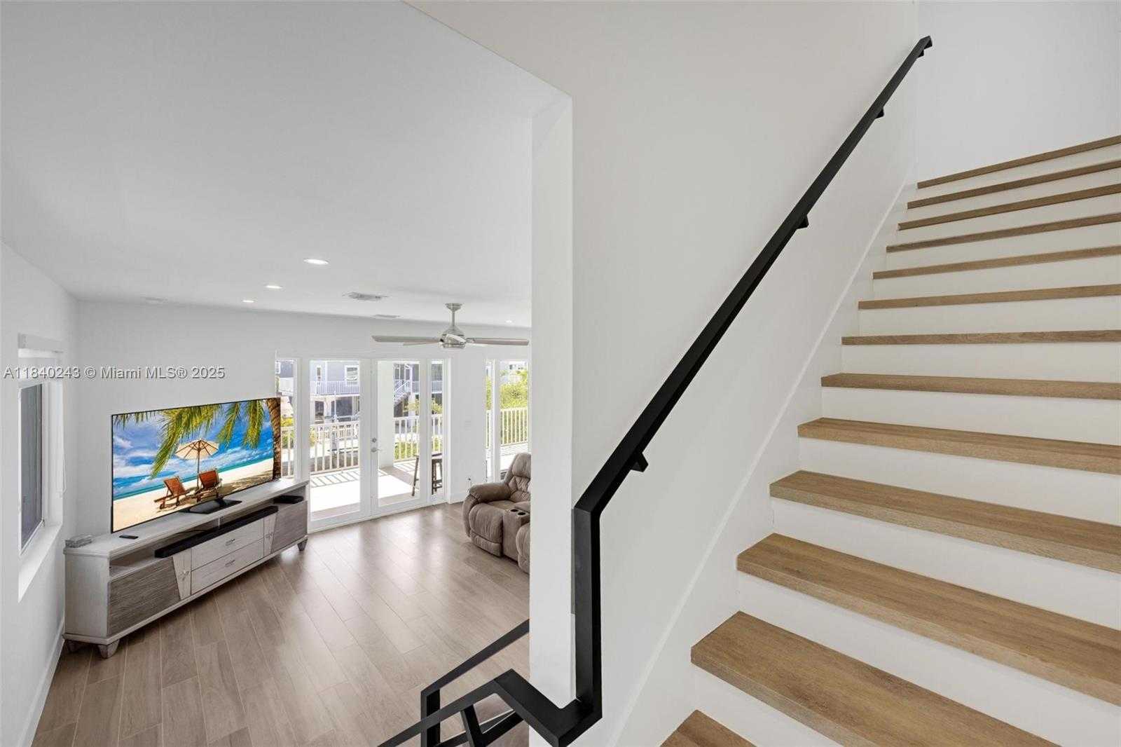 Small Image of 142 PEG LEG LN, Lower Keys Number 58